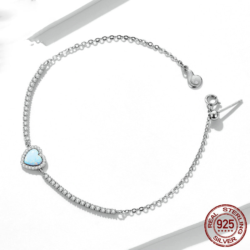 QUEVN Love Heart Bracelet