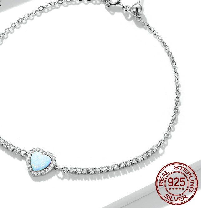 QUEVN Love Heart Bracelet